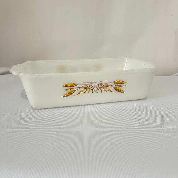 Vintage Fire King Wheat Pattern 409 Loaf Pan Dish 1 Qt USA Baking Dish 9x5 - Picture 1 of 11